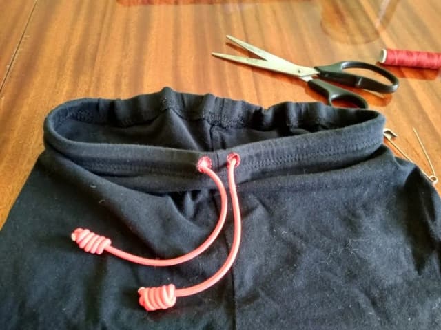 Jak zwęzić spódnicę w pasie - proste metody na idealne dopasowanie