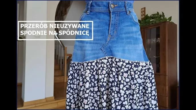 Jak ze spodni zrobić spódnicę - proste kroki na modną przemianę